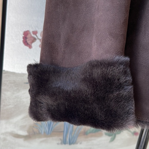 CAROLINA HERRERA Women’s Size Medium Brown Lambskin Suede and Fur Wrap Jacket - Picture 3 of 10